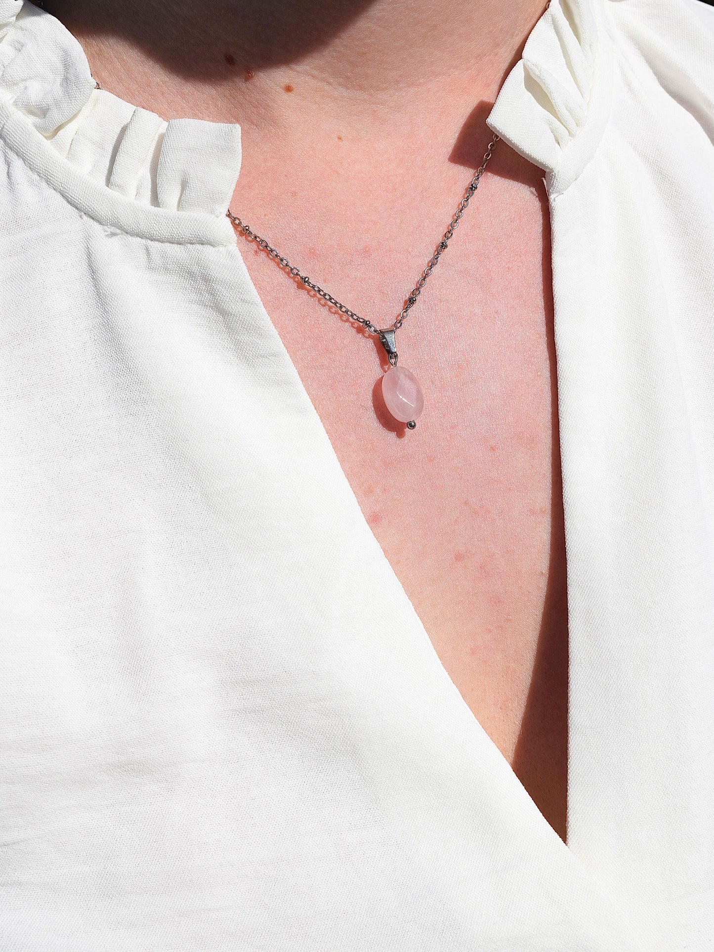 Lisa : Collier en acier inoxydable et Quartz Rose