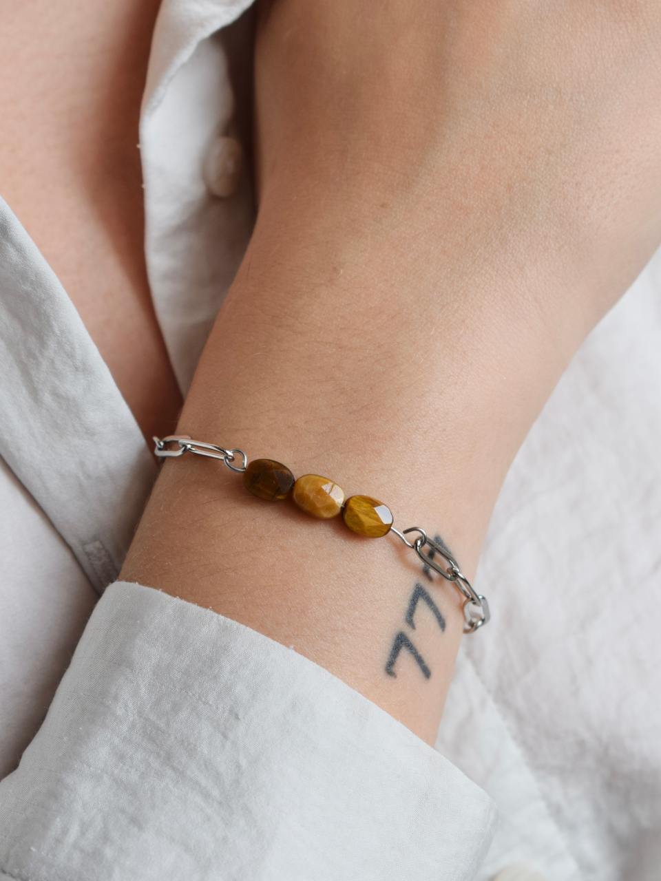 Laëtitia: Stainless steel and Tiger's Eye bracelet – Elegance and Natural Protection