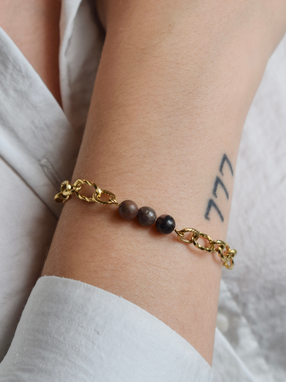 Laure : Bracelet en acier inoxydable et Rhodonite – Sérénité et Amour Propre