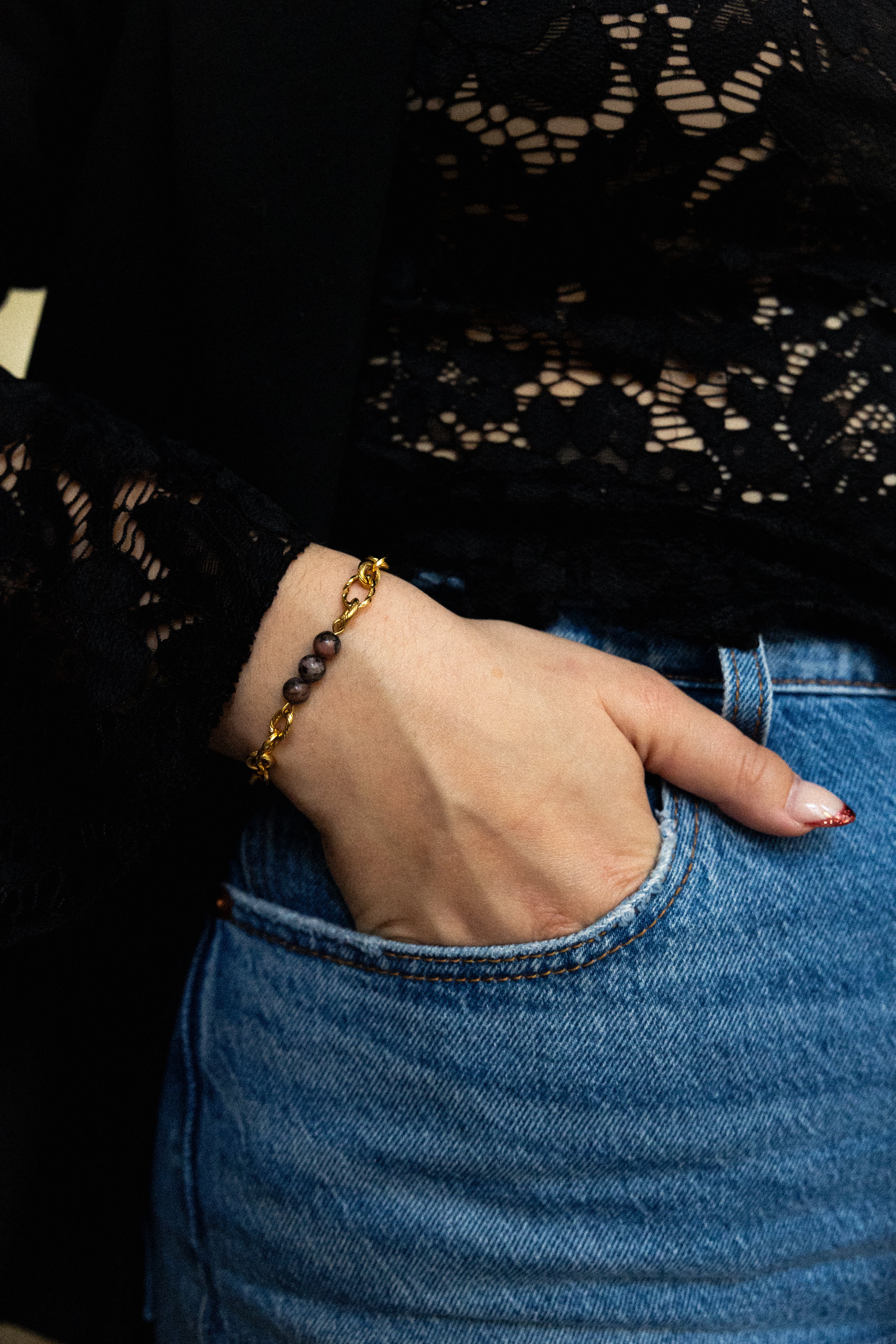 Bracelet Laure en acier inoxydable doré et rhodonite.
